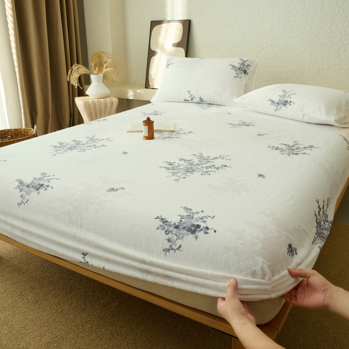 91家纺网 家纺一手货源 找家纺 早晨家纺 2025新款数码印花高克重牛奶单床笠 幽花