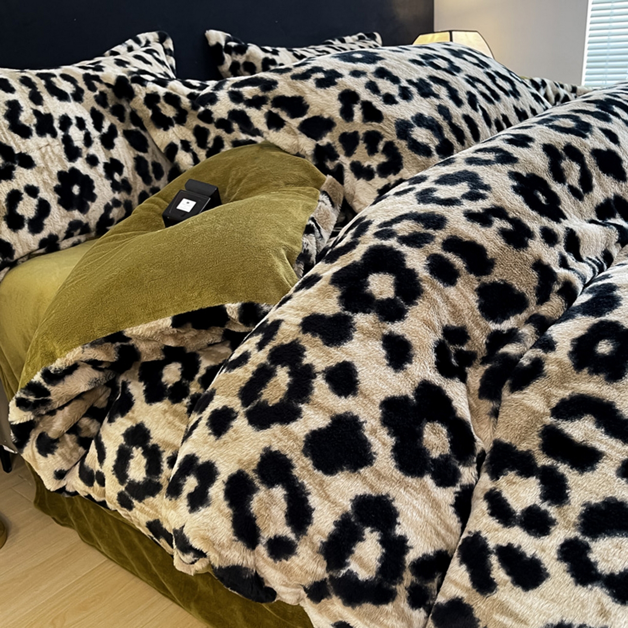 91家纺网 家纺一手货源 找家纺 （总）仟网汇 2025新款加厚兔毛绒法式宽边四件套牛奶绒