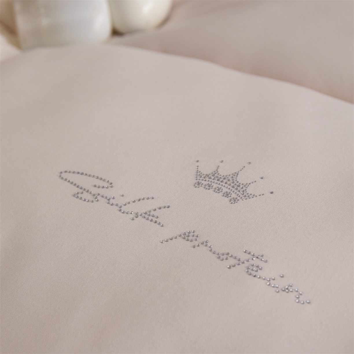 91家纺网 家纺一手货源 找家纺 （总）头等舱 2025新款酒店款净植力抗菌 防螨 防霉 低致敏 立体秋冬被（空镜图）