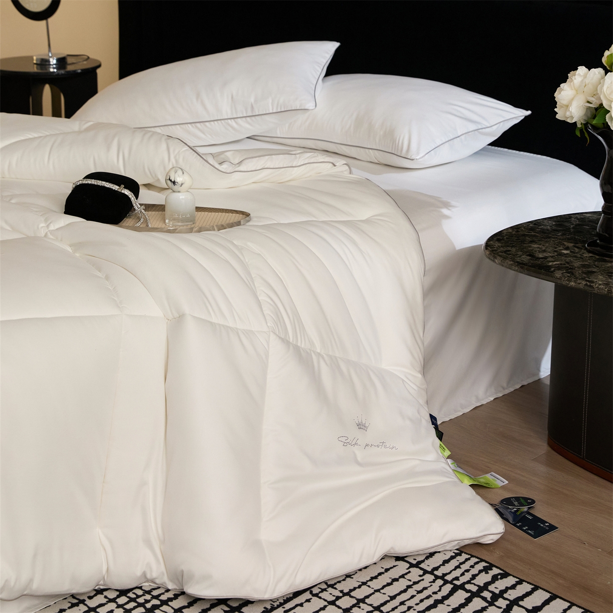 91家纺网 家纺一手货源 找家纺 头等舱 2025新款酒店款净植力抗菌 防螨 防霉 低致敏 立体秋冬被（空镜图） 珍珠白