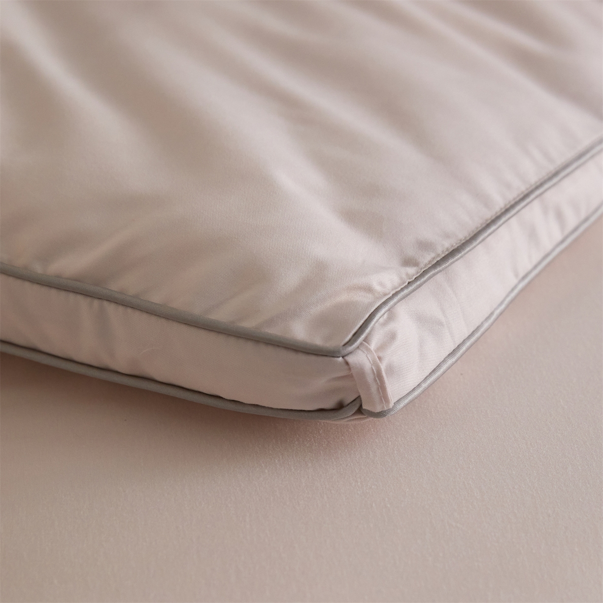 91家纺网 家纺一手货源 找家纺 头等舱 2025新款酒店款净植力抗菌 防螨 防霉 低致敏 立体秋冬被（空镜图） 奶咖灰