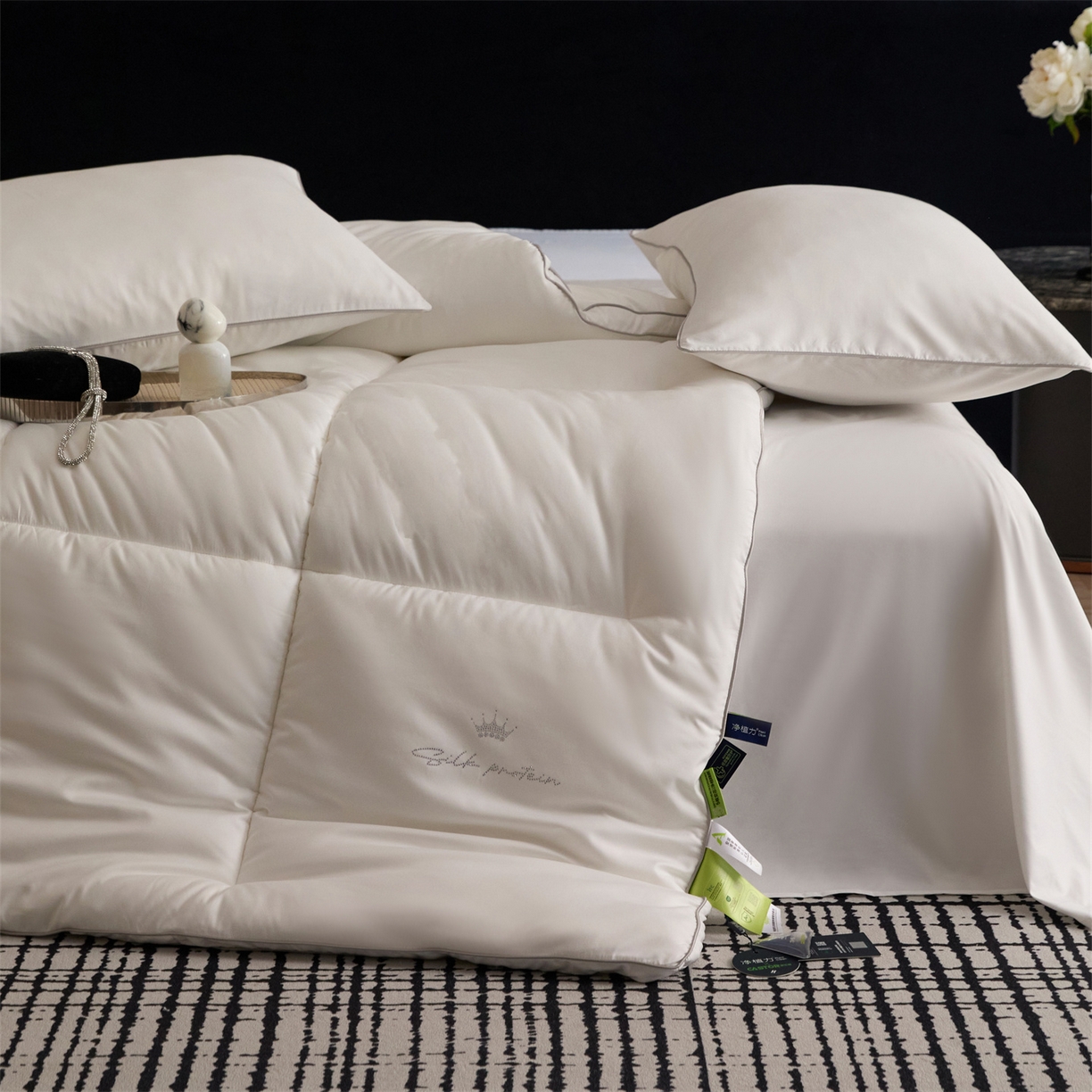 91家纺网 家纺一手货源 找家纺 头等舱 2025新款酒店款净植力抗菌 防螨 防霉 低致敏 立体秋冬被（空镜图） 珍珠白