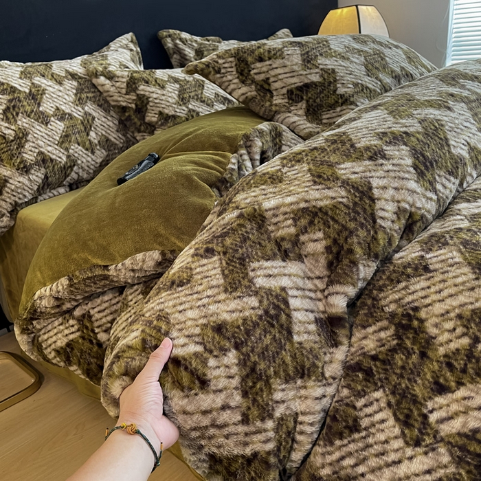 91家纺网 家纺一手货源 找家纺 仟网汇 2025新款加厚兔毛绒法式宽边四件套牛奶绒 绿影阑珊