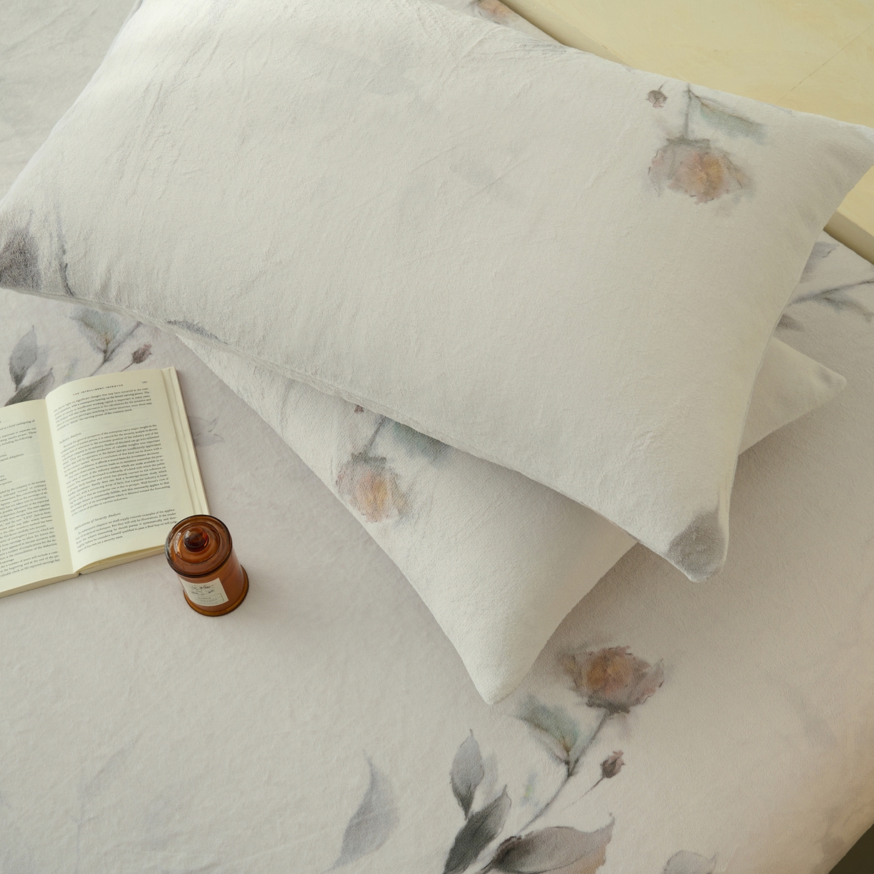 91家纺网 家纺一手货源 找家纺 早晨家纺 2025新款数码印花高克重牛奶单床笠 浅蕊