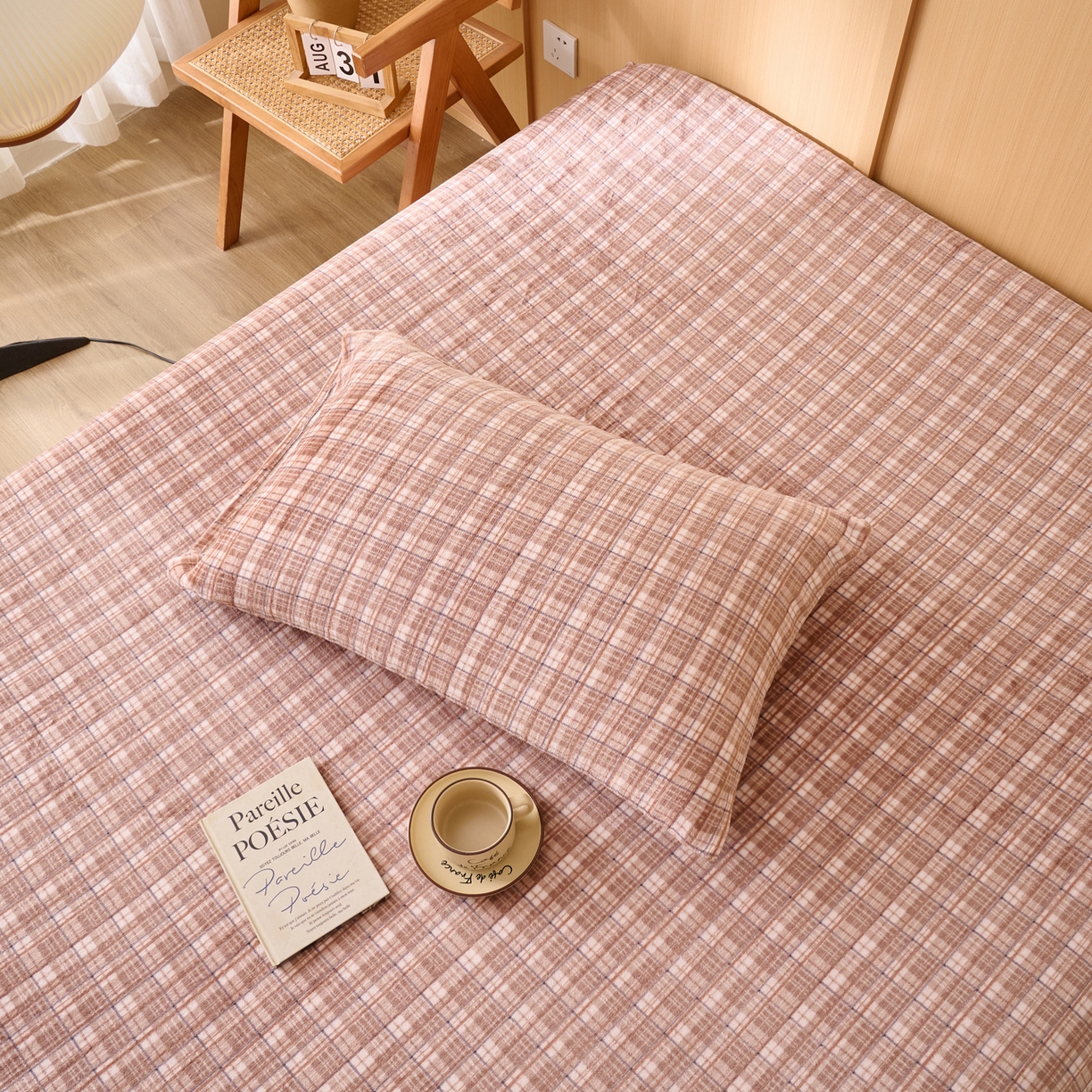 91家纺网 家纺一手货源 找家纺 早晨家纺 2025新款野牧款高克重牛奶绒印花单床笠 野牧-香风咖