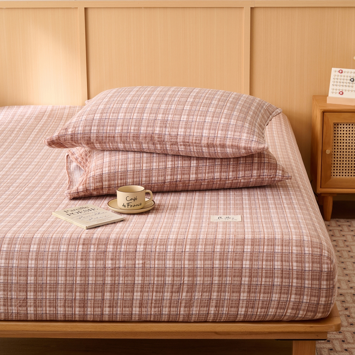 91家纺网 家纺一手货源 找家纺 早晨家纺 2025新款野牧款高克重牛奶绒印花单床笠 野牧-香风咖