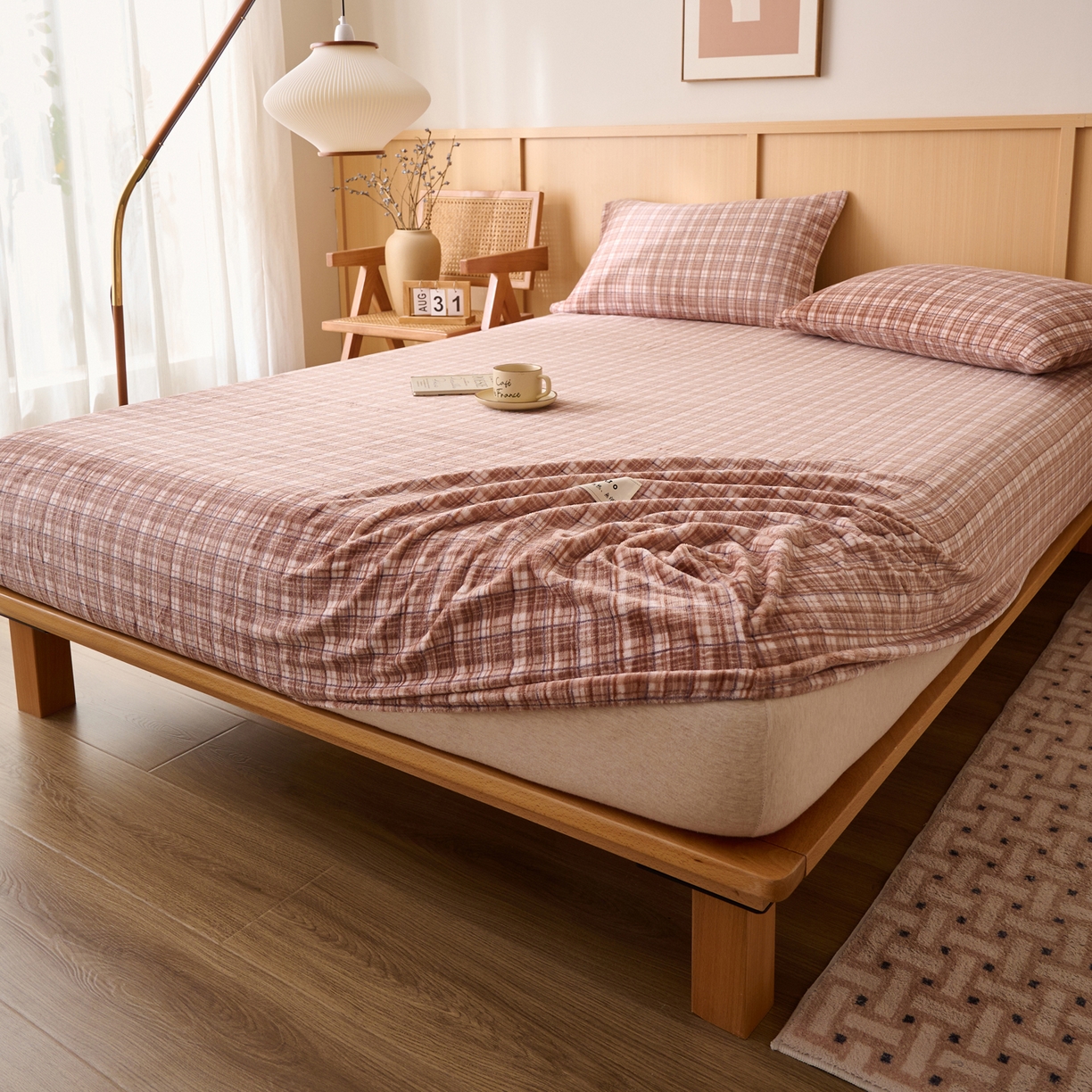 91家纺网 家纺一手货源 找家纺 早晨家纺 2025新款野牧款高克重牛奶绒印花单床笠 野牧-香风咖