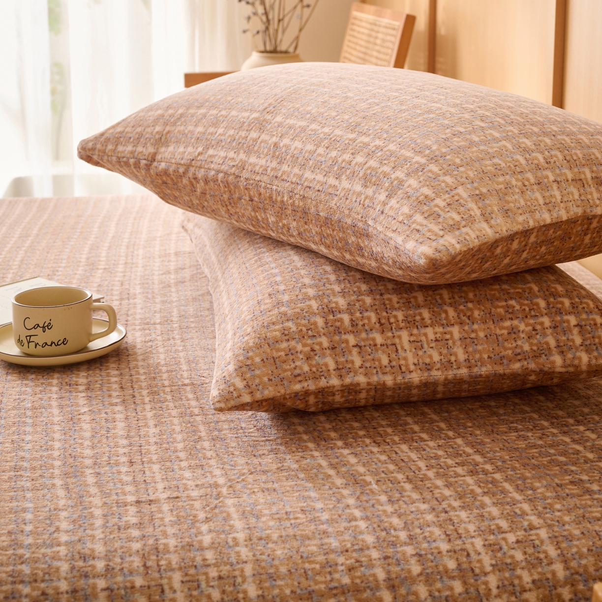 91家纺网 家纺一手货源 找家纺 早晨家纺 2025新款野牧款高克重牛奶绒印花单床笠 野牧-香风驼