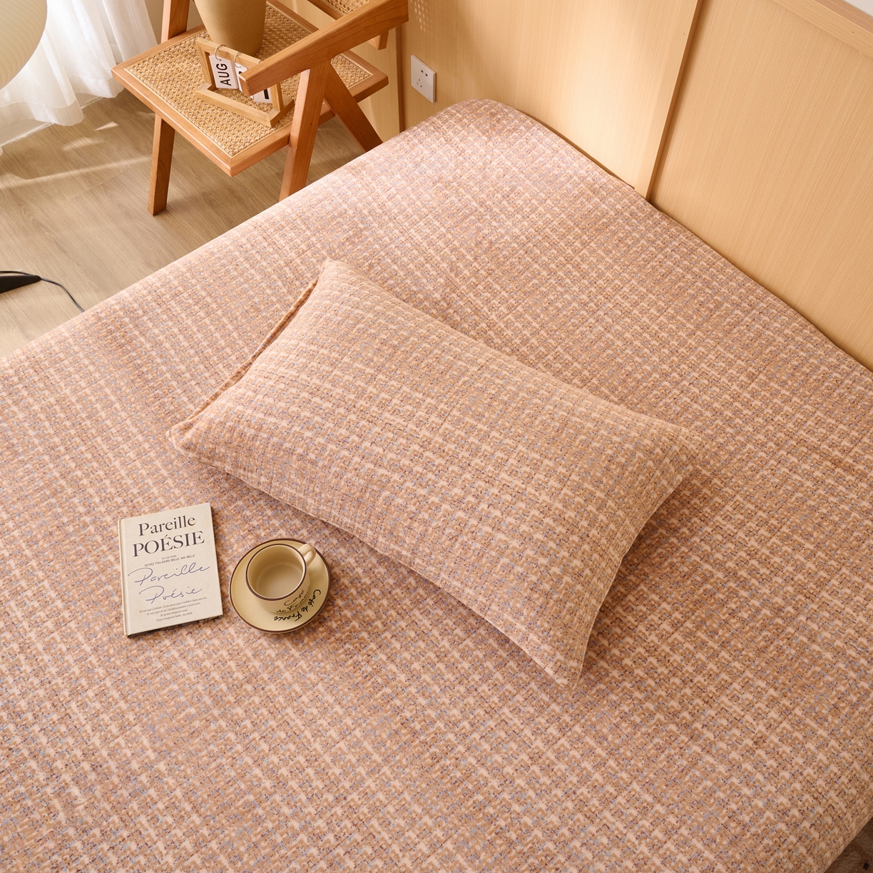 91家纺网 家纺一手货源 找家纺 早晨家纺 2025新款野牧款高克重牛奶绒印花单床笠 野牧-香风驼