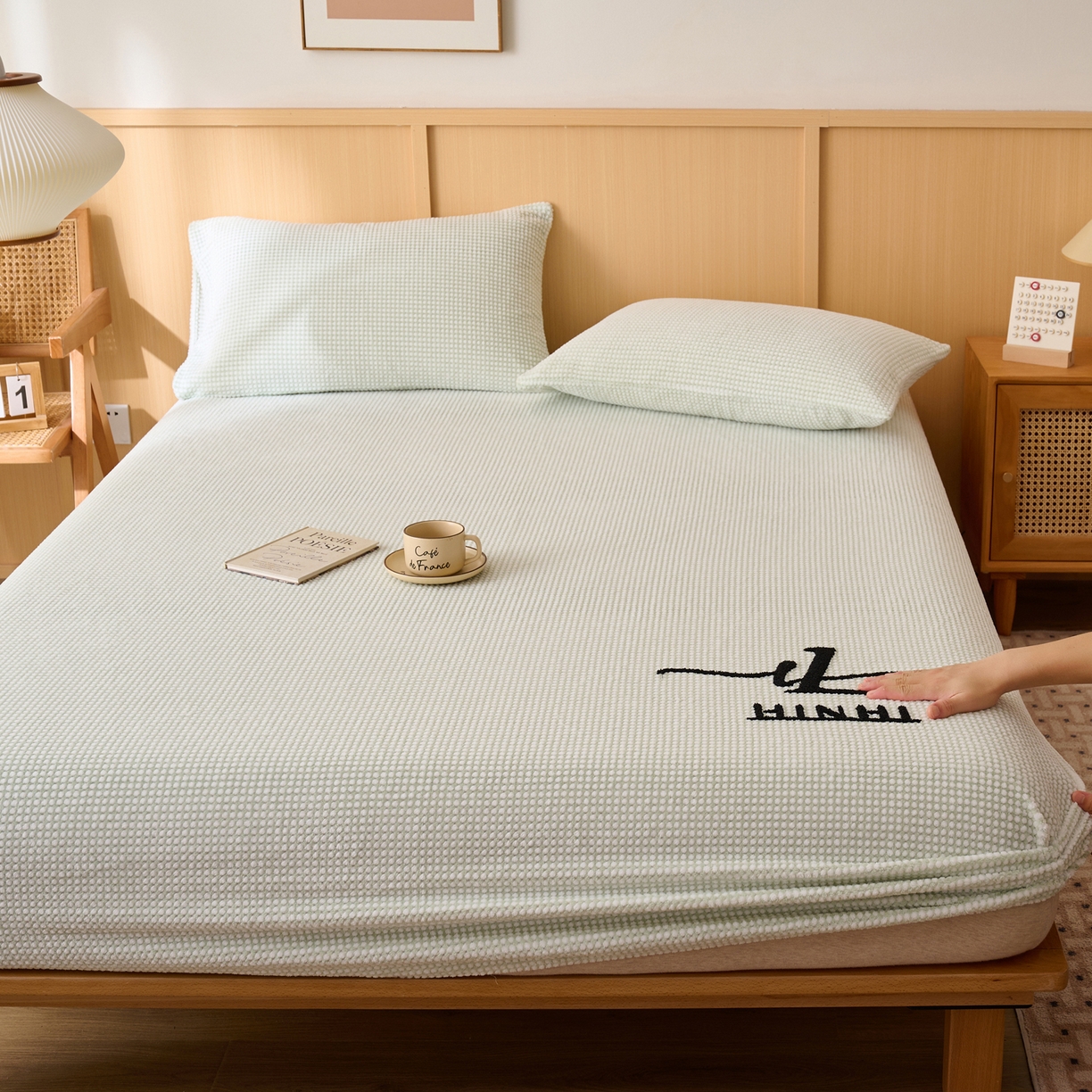 91家纺网 家纺一手货源 找家纺 早晨家纺 2025新款深蓝款高克重牛奶绒阳离子提花单床笠 深蓝-绿