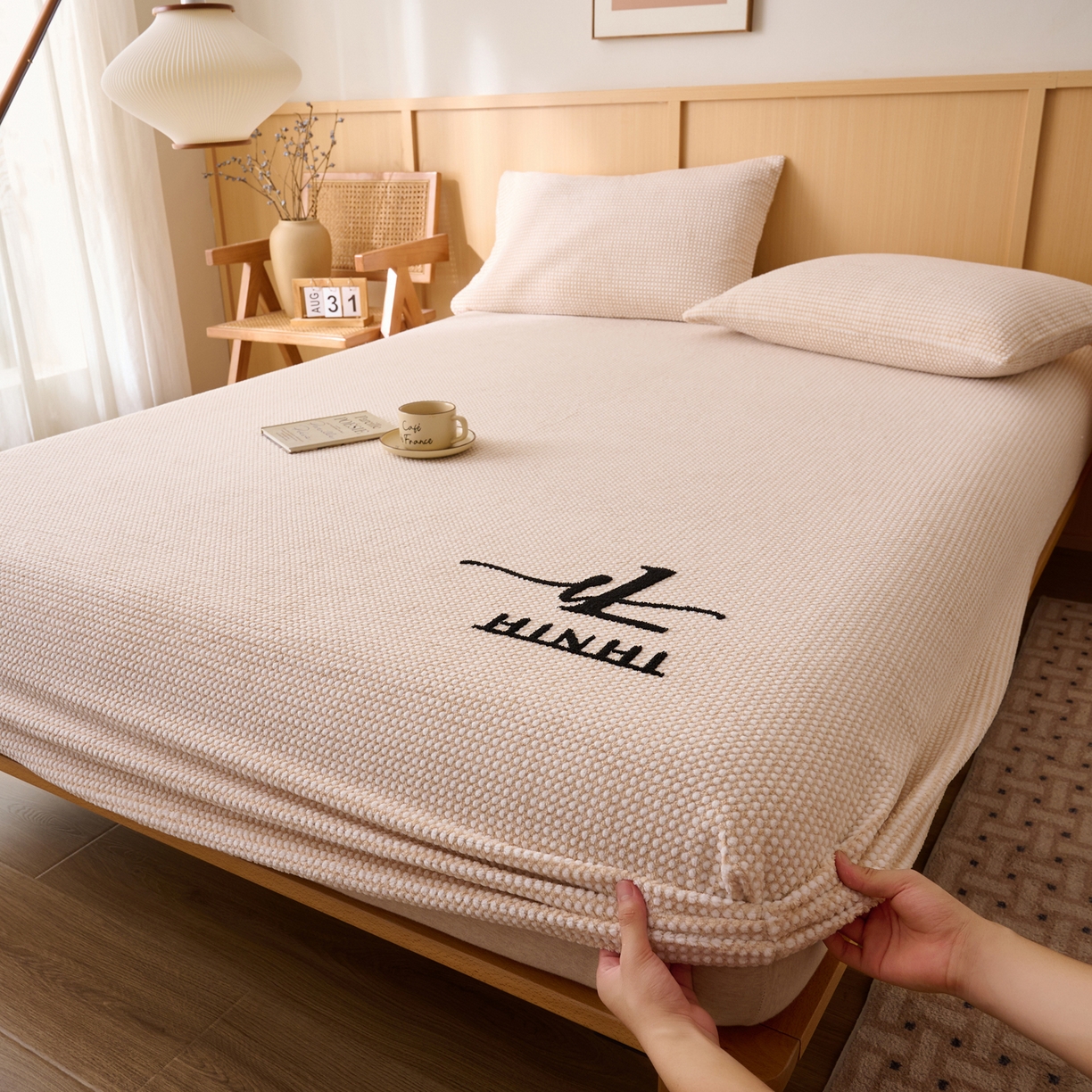 91家纺网 家纺一手货源 找家纺 早晨家纺 2025新款深蓝款高克重牛奶绒阳离子提花单床笠 深蓝-黄