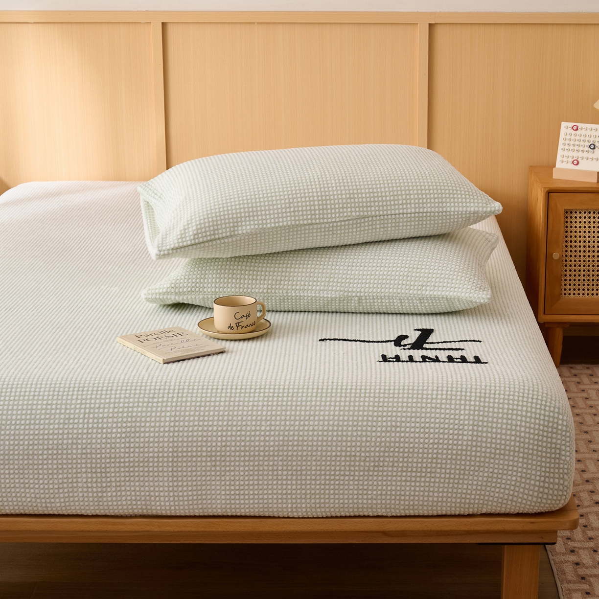 91家纺网 家纺一手货源 找家纺 早晨家纺 2025新款深蓝款高克重牛奶绒阳离子提花单床笠 深蓝-绿