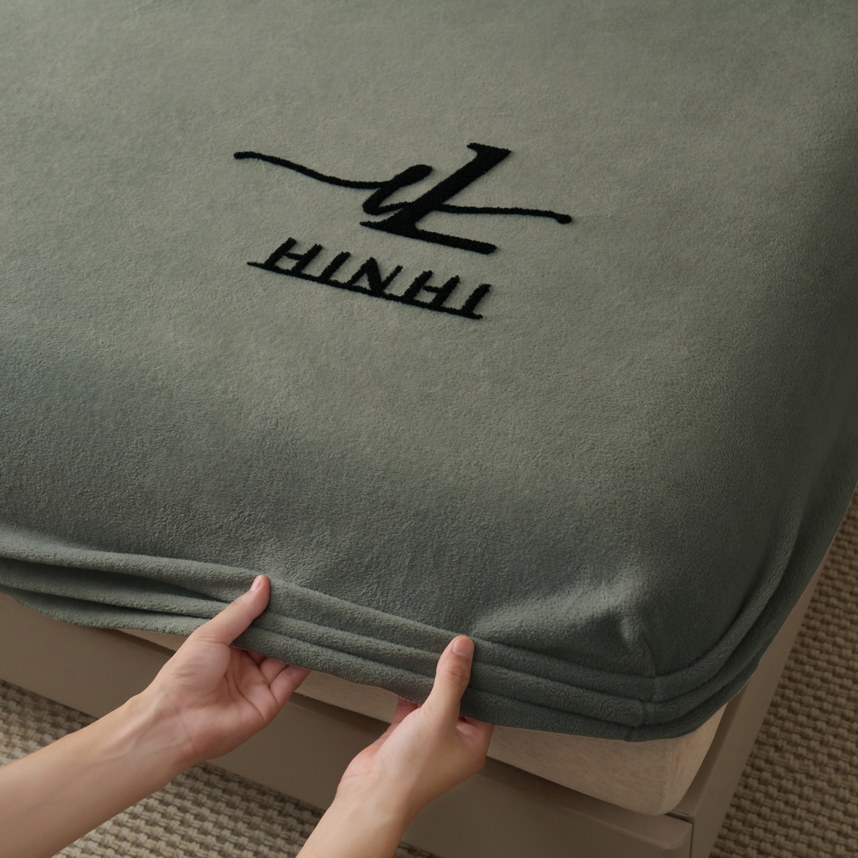 91家纺网 家纺一手货源 找家纺 （总）早晨家纺 2025新款牛奶绒纯色毛巾绣暖绒床笠