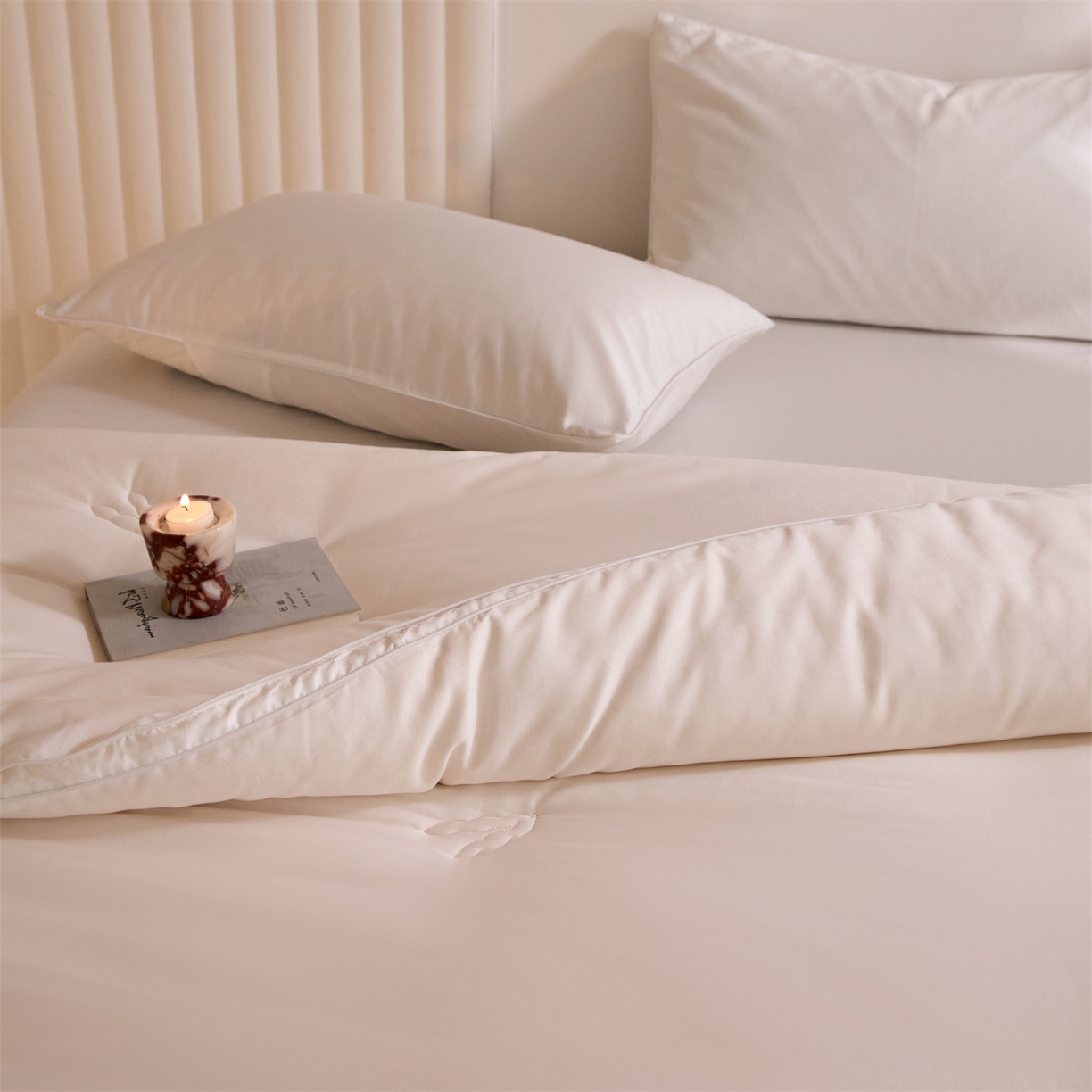 91家纺网 家纺一手货源 找家纺 （总）头等舱 2025新款全棉60支纯色A类30大豆7A抗菌立体被（空镜图）