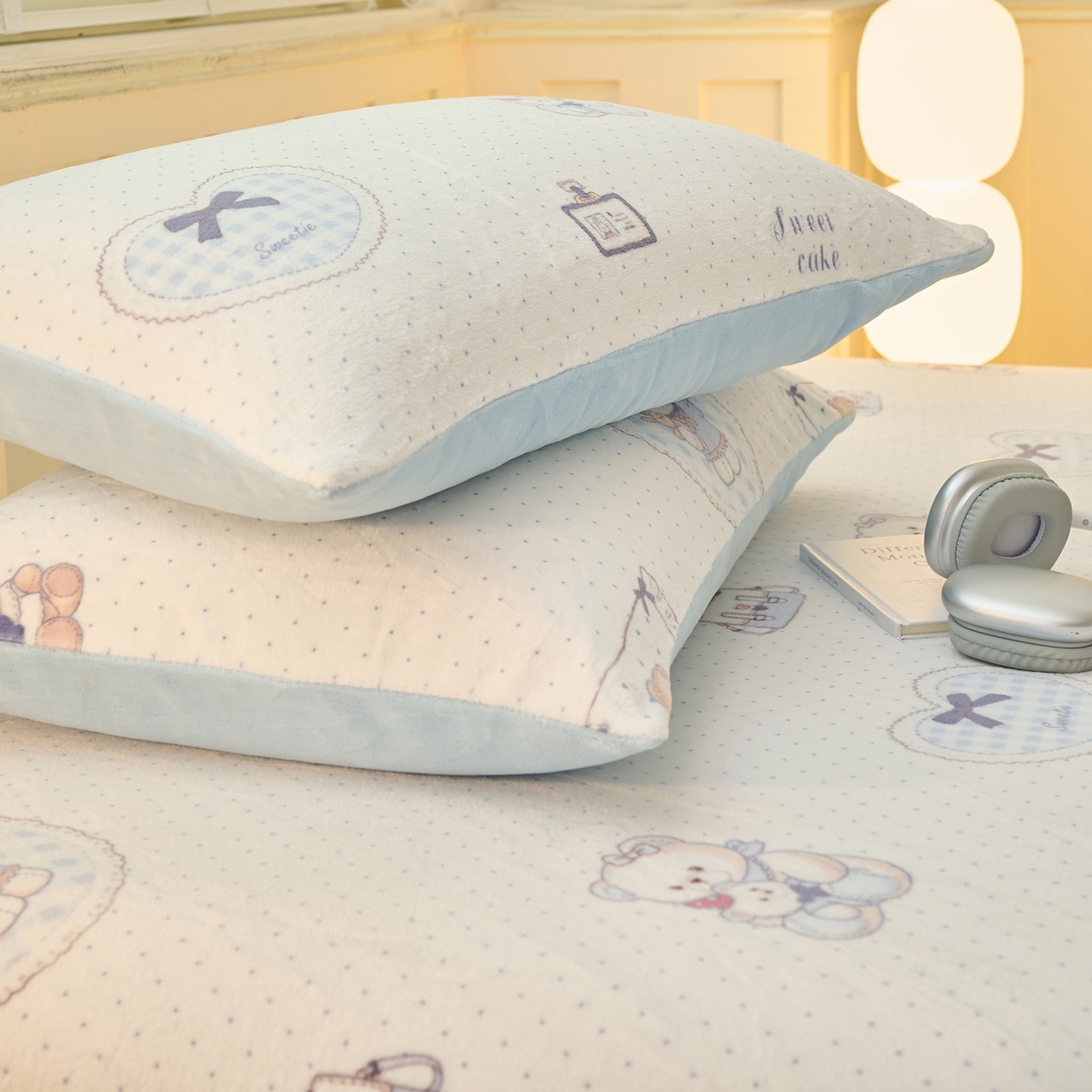 91家纺网 家纺一手货源 找家纺 早晨家纺 2025新款卡通印花高克重牛奶绒印花单床笠 甜熊记