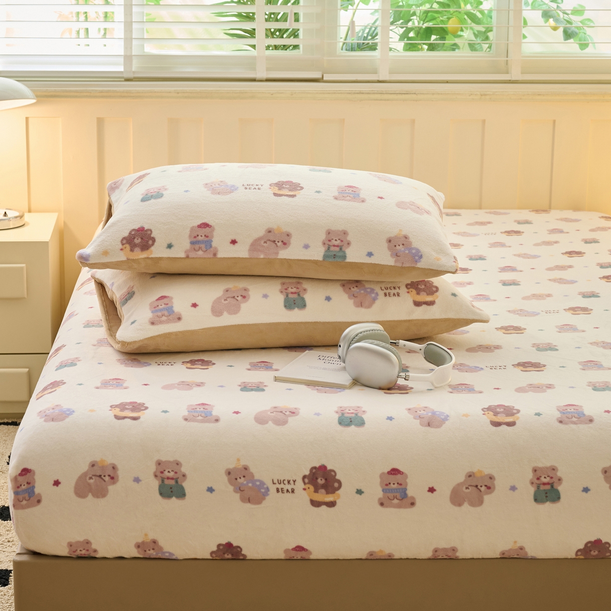 91家纺网 家纺一手货源 找家纺 早晨家纺 2025新款卡通印花高克重牛奶绒印花单床笠 萌熊集