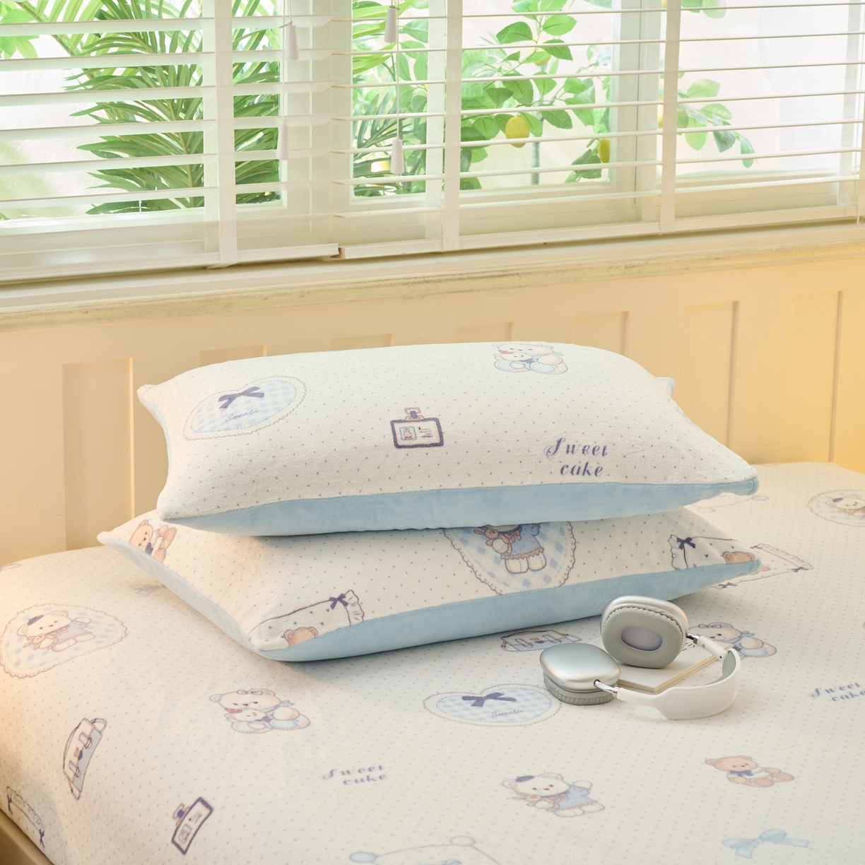 91家纺网 家纺一手货源 找家纺 早晨家纺 2025新款卡通印花高克重牛奶绒印花单床笠 甜熊记