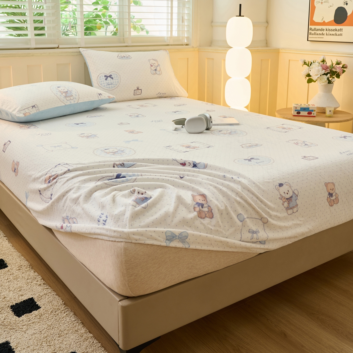 91家纺网 家纺一手货源 找家纺 早晨家纺 2025新款卡通印花高克重牛奶绒印花单床笠 甜熊记