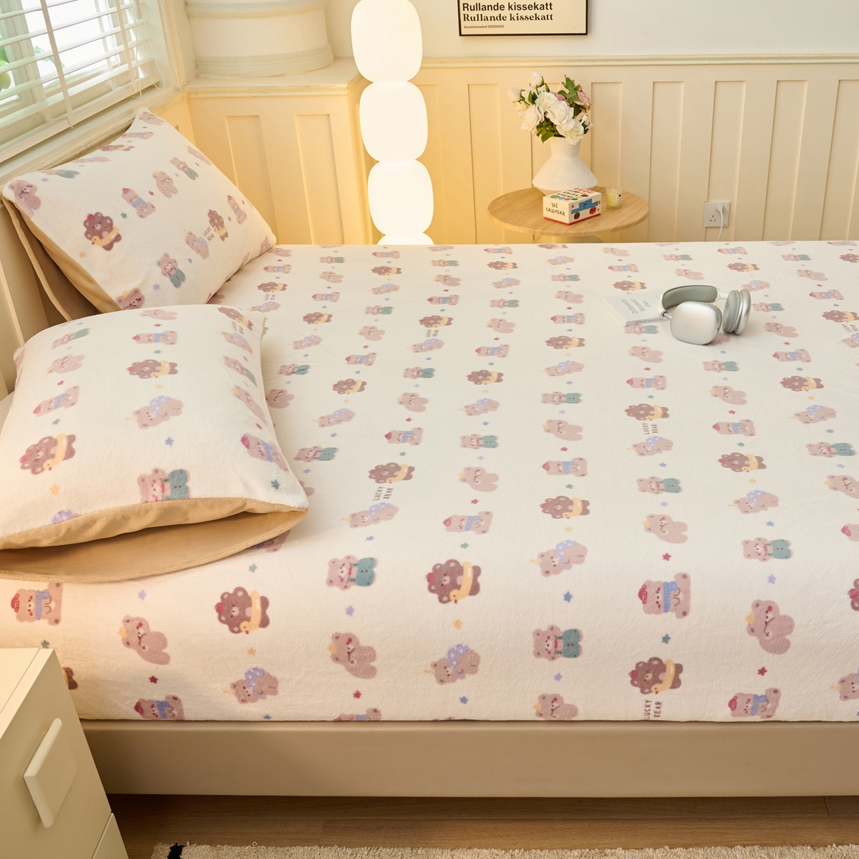 91家纺网 家纺一手货源 找家纺 早晨家纺 2025新款卡通印花高克重牛奶绒印花单床笠 萌熊集