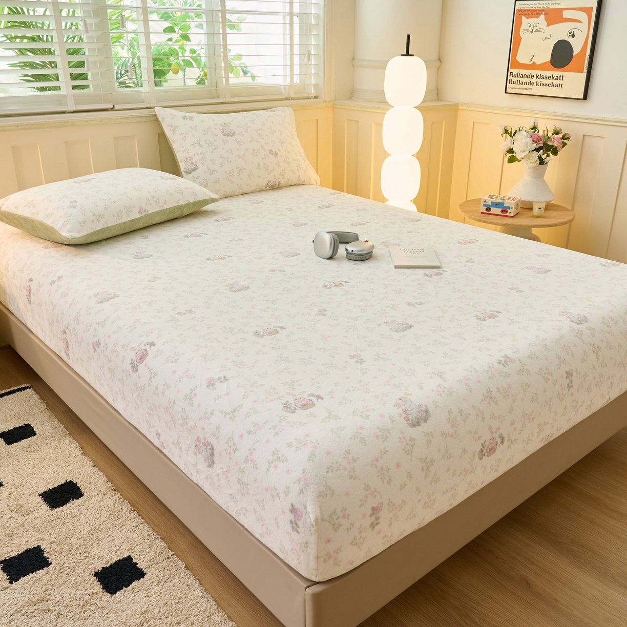 91家纺网 家纺一手货源 找家纺 早晨家纺 2025新款卡通印花高克重牛奶绒印花单床笠 花兔语