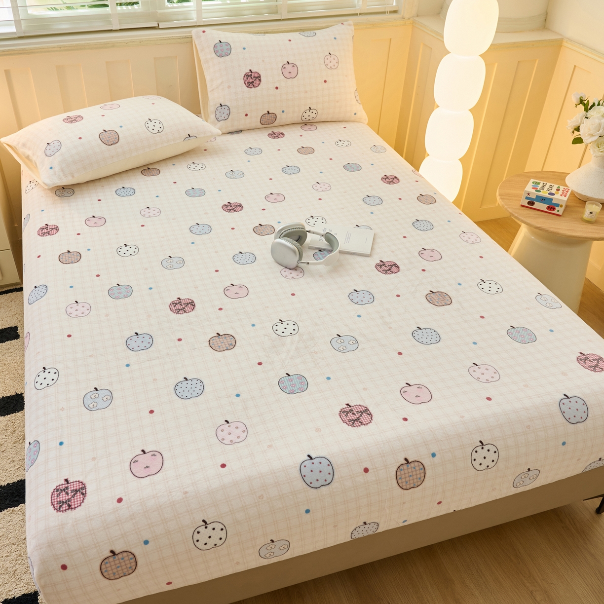 91家纺网 家纺一手货源 找家纺 早晨家纺 2025新款卡通印花高克重牛奶绒印花单床笠 甜果绘