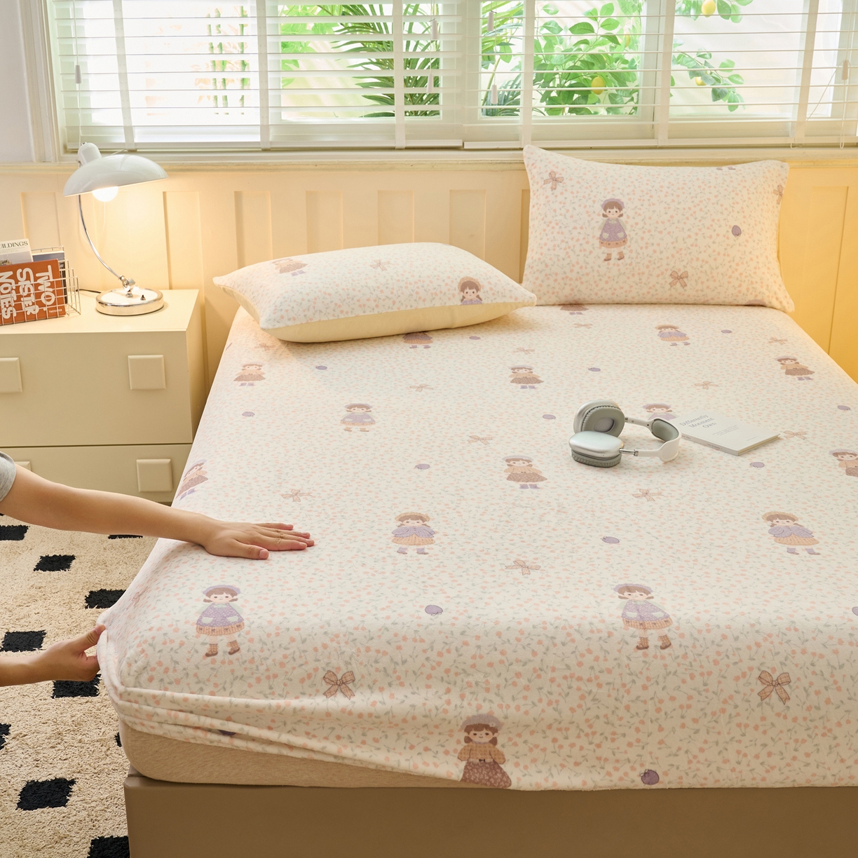 91家纺网 家纺一手货源 找家纺 早晨家纺 2025新款卡通印花高克重牛奶绒印花单床笠 童梦谣