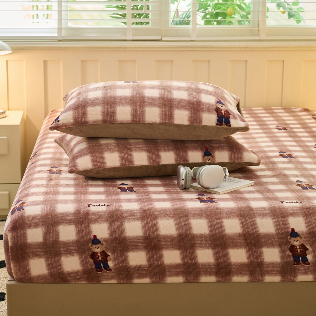 91家纺网 家纺一手货源 找家纺 早晨家纺 2025新款卡通印花高克重牛奶绒印花单床笠 这花型没做保留图片