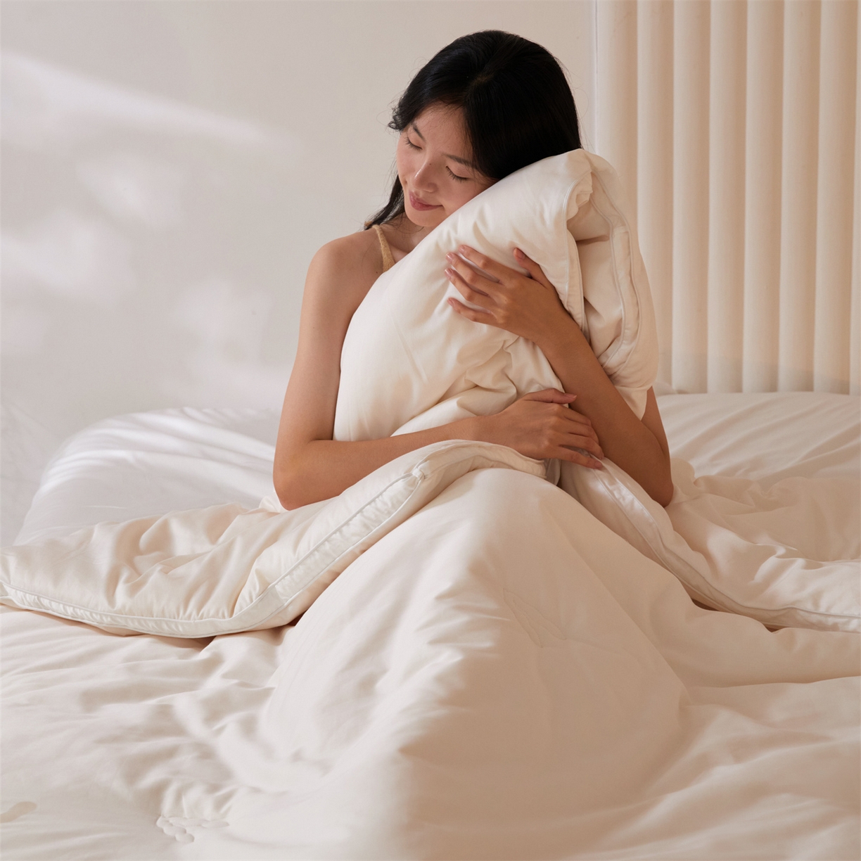 91家纺网 家纺一手货源 找家纺 （总）头等舱 2025新款全棉60支纯色A类30大豆7A抗菌立体被（模特图）