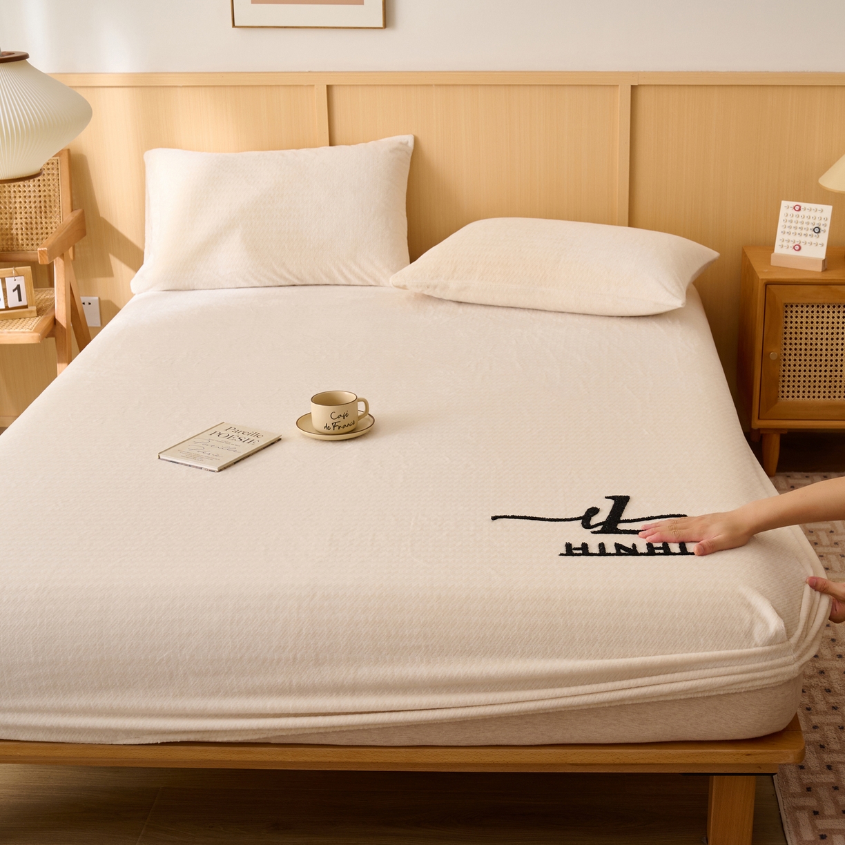 91家纺网 家纺一手货源 找家纺 早晨家纺 2025新款流星款高克重牛奶绒阳离子提花兔毛单床笠 流星-奶白