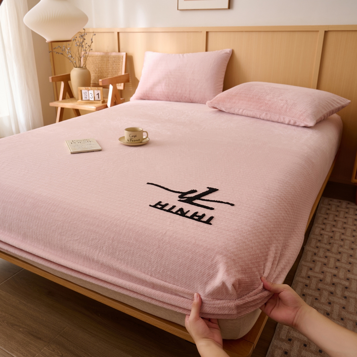 91家纺网 家纺一手货源 找家纺 早晨家纺 2025新款流星款高克重牛奶绒阳离子提花兔毛单床笠 流星-豆沙