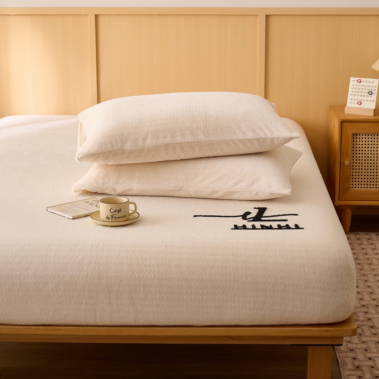 91家纺网 家纺一手货源 找家纺 早晨家纺 2025新款流星款高克重牛奶绒阳离子提花兔毛单床笠 流星-奶白