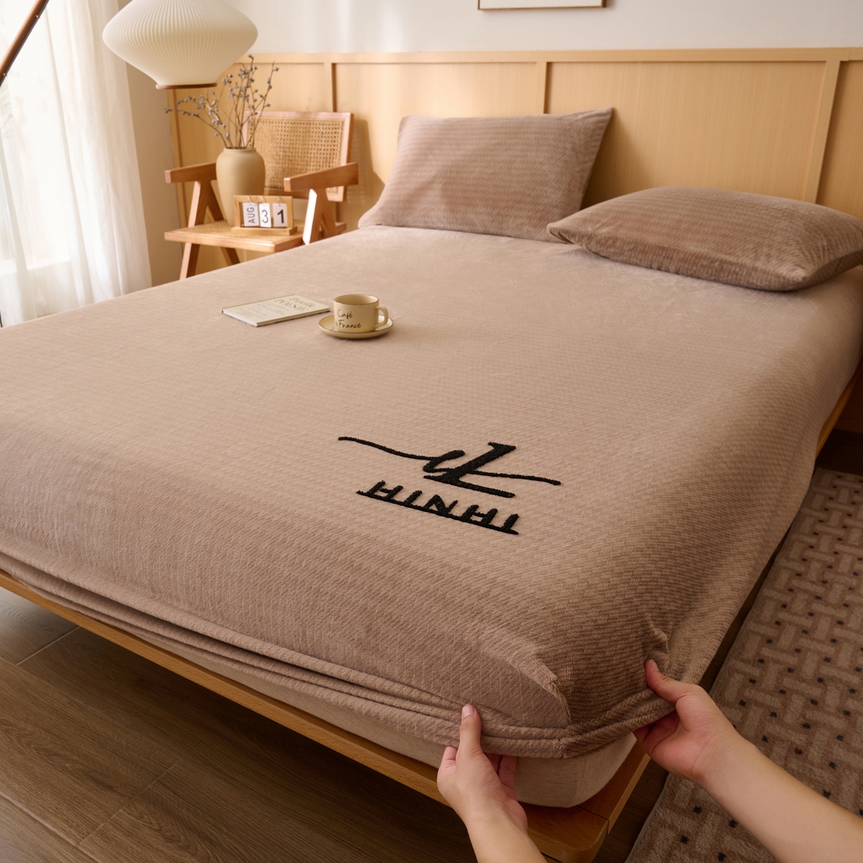 91家纺网 家纺一手货源 找家纺 早晨家纺 2025新款流星款高克重牛奶绒阳离子提花兔毛单床笠 流星-奶茶咖