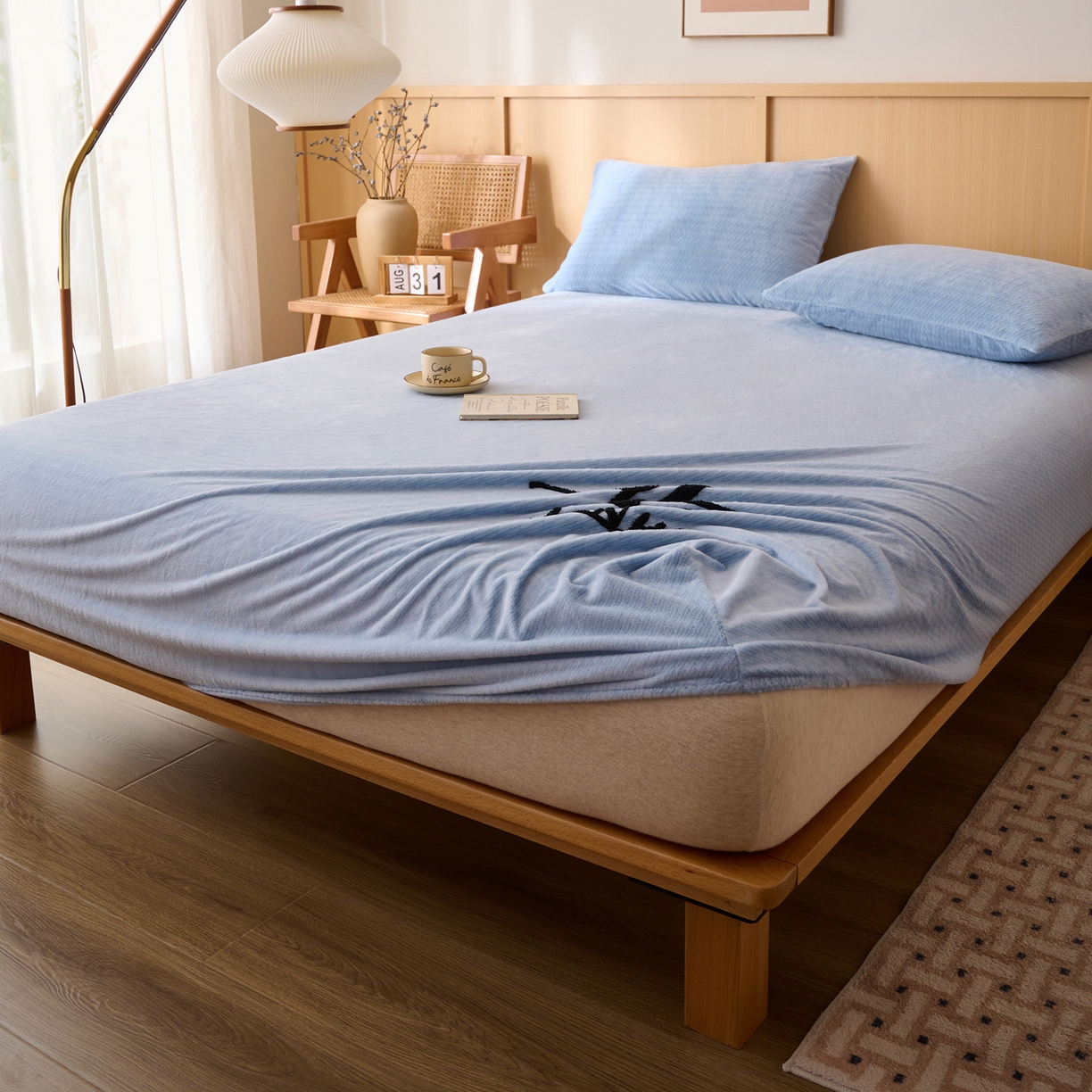 91家纺网 家纺一手货源 找家纺 早晨家纺 2025新款流星款高克重牛奶绒阳离子提花兔毛单床笠 流星-雾蓝