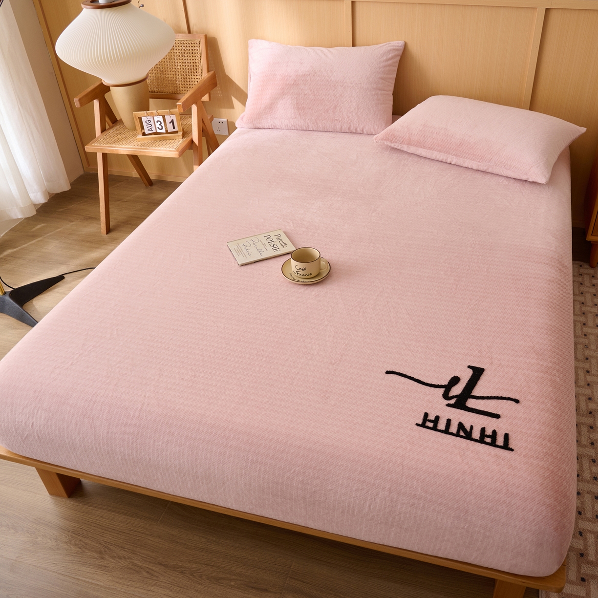 91家纺网 家纺一手货源 找家纺 早晨家纺 2025新款流星款高克重牛奶绒阳离子提花兔毛单床笠 流星-豆沙