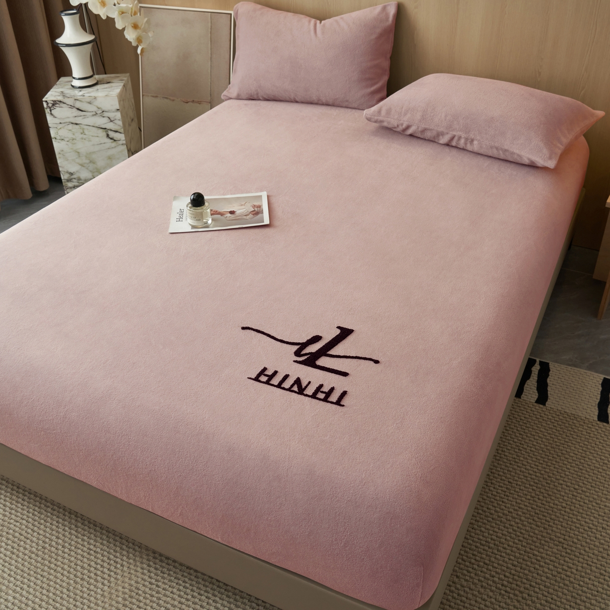 91家纺网 家纺一手货源 找家纺 （总）早晨家纺 2025新款牛奶绒纯色毛巾绣暖绒床笠