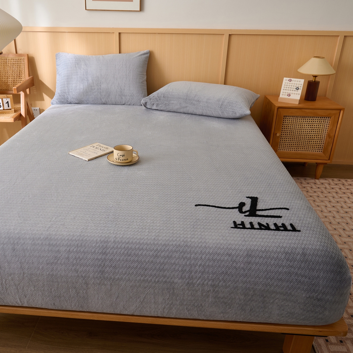 91家纺网 家纺一手货源 找家纺 早晨家纺 2025新款流星款高克重牛奶绒阳离子提花兔毛单床笠 流星-银灰