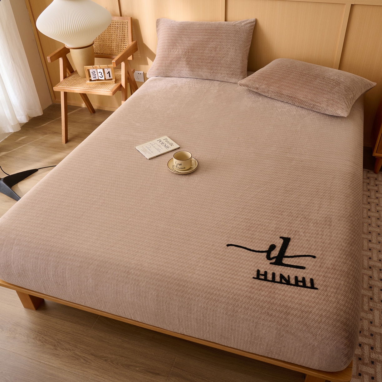 91家纺网 家纺一手货源 找家纺 早晨家纺 2025新款流星款高克重牛奶绒阳离子提花兔毛单床笠 流星-奶茶咖