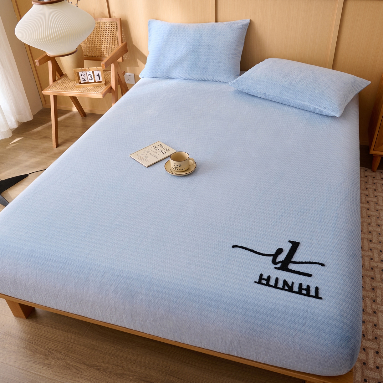 91家纺网 家纺一手货源 找家纺 早晨家纺 2025新款流星款高克重牛奶绒阳离子提花兔毛单床笠 流星-雾蓝