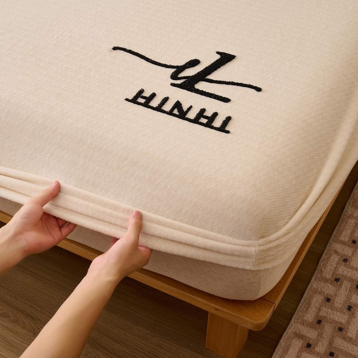 91家纺网 家纺一手货源 找家纺 早晨家纺 2025新款流星款高克重牛奶绒阳离子提花兔毛单床笠 流星-奶白