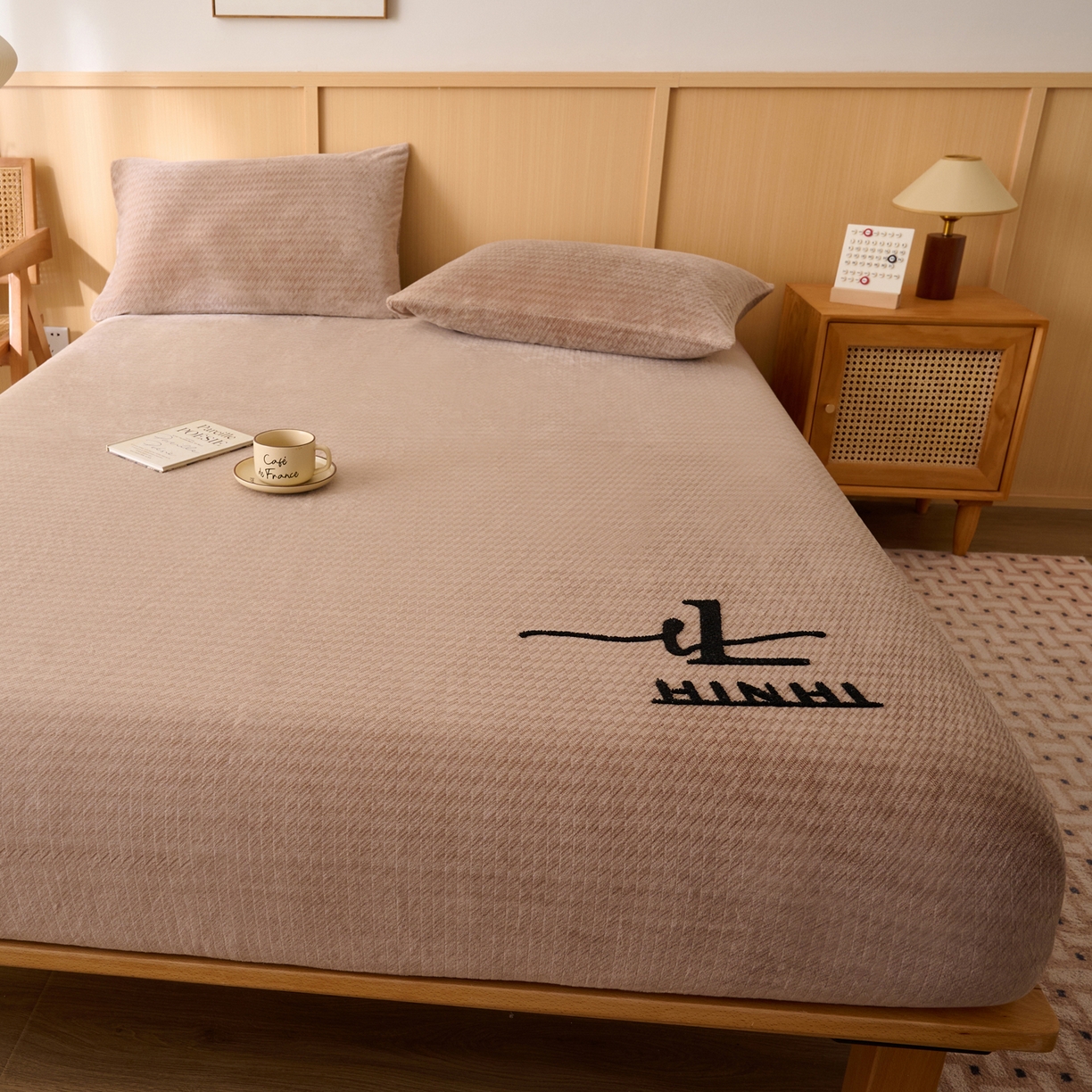 91家纺网 家纺一手货源 找家纺 （总）早晨家纺 2025新款流星款高克重牛奶绒阳离子提花兔毛单床笠