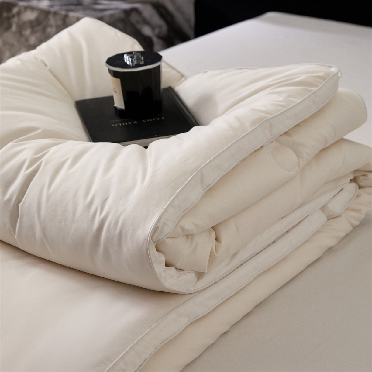 91家纺网 家纺一手货源 找家纺 （总）头等舱 2025新款全棉80支长绒棉纯色A类55大豆7A抗菌立体被（空镜）