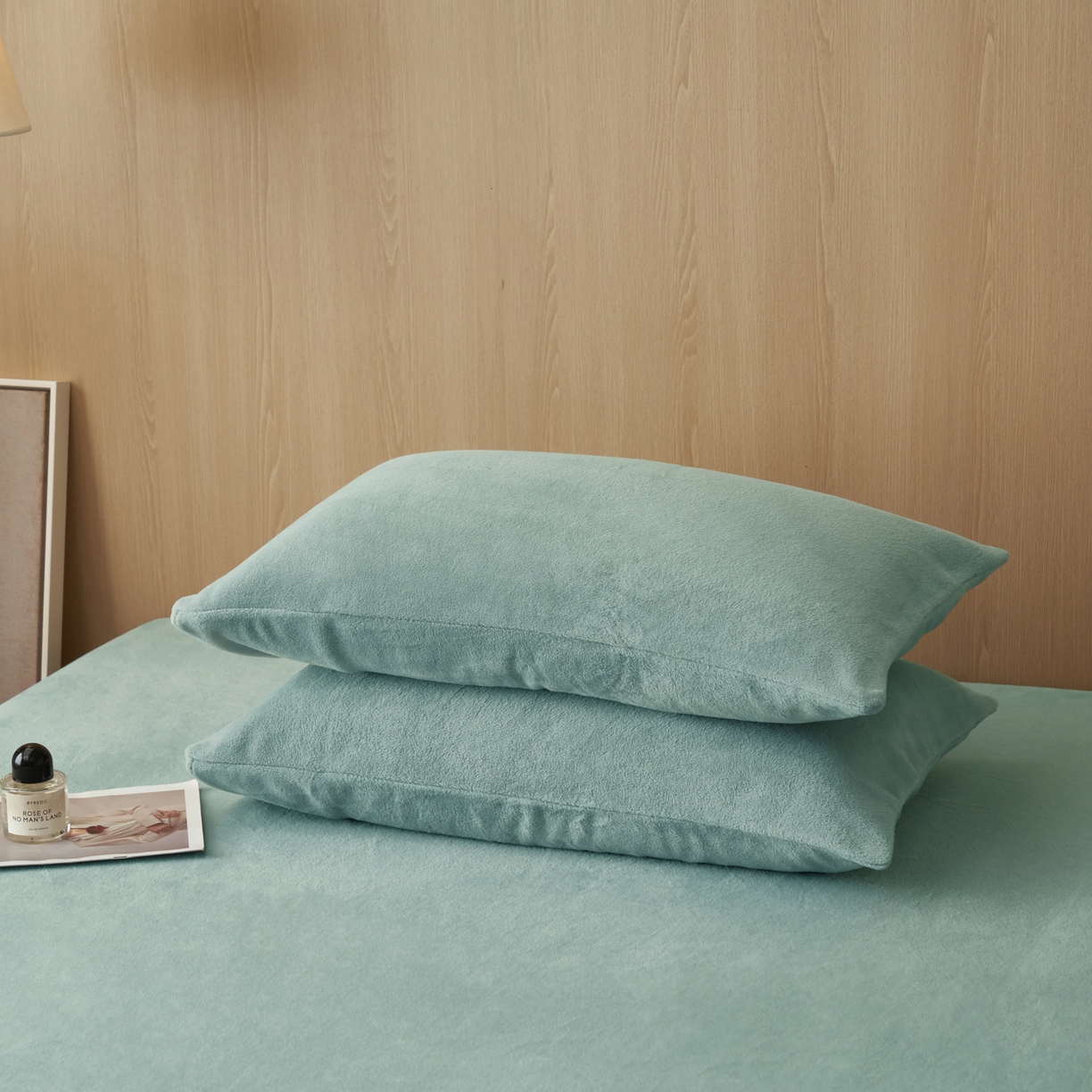 91家纺网 家纺一手货源 找家纺 早晨家纺 2025新款牛奶绒纯色毛巾绣暖绒床笠 时尚-宾利蓝