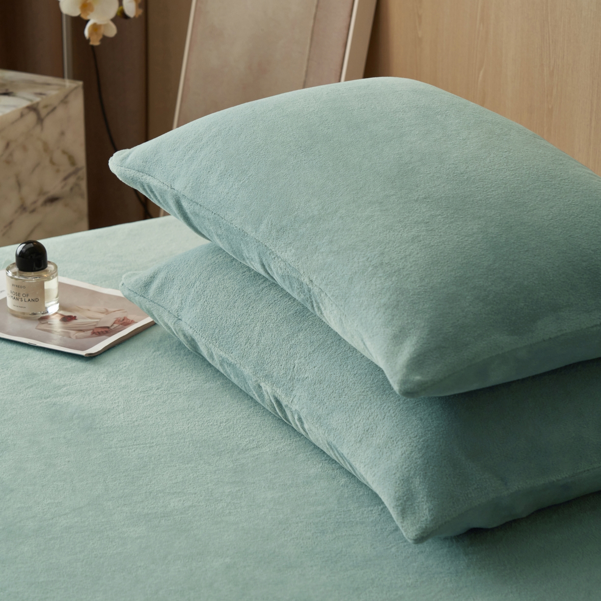 91家纺网 家纺一手货源 找家纺 早晨家纺 2025新款牛奶绒纯色毛巾绣暖绒床笠 时尚-宾利蓝