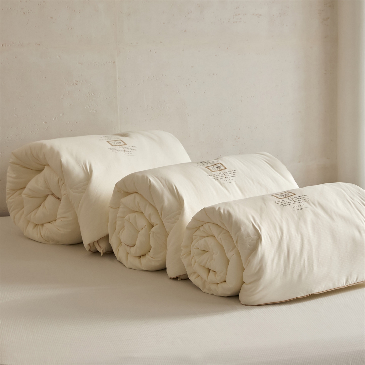 91家纺网 家纺一手货源 找家纺 （总）头等舱 2025新款四季棉条纹A类20大豆7A抗菌秋冬被（空镜图）