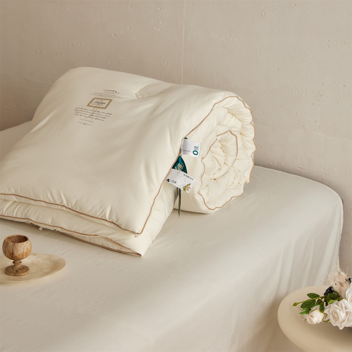 91家纺网 家纺一手货源 找家纺 （总）头等舱 2025新款四季棉条纹A类20大豆7A抗菌秋冬被（空镜图）