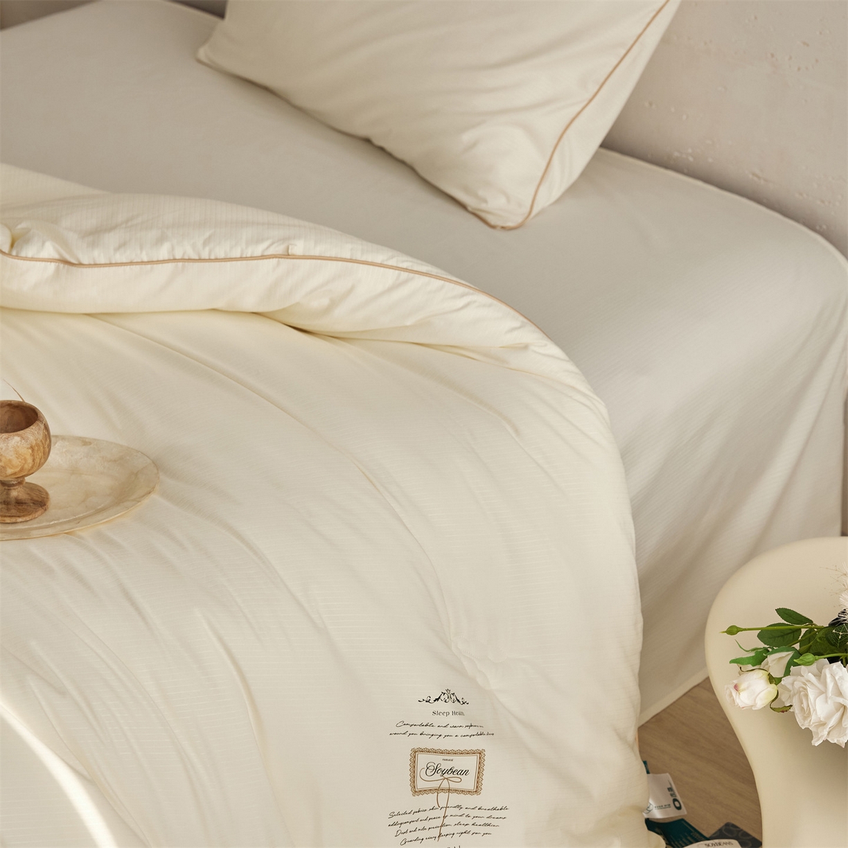 91家纺网 家纺一手货源 找家纺 （总）头等舱 2025新款四季棉条纹A类20大豆7A抗菌秋冬被（空镜图）