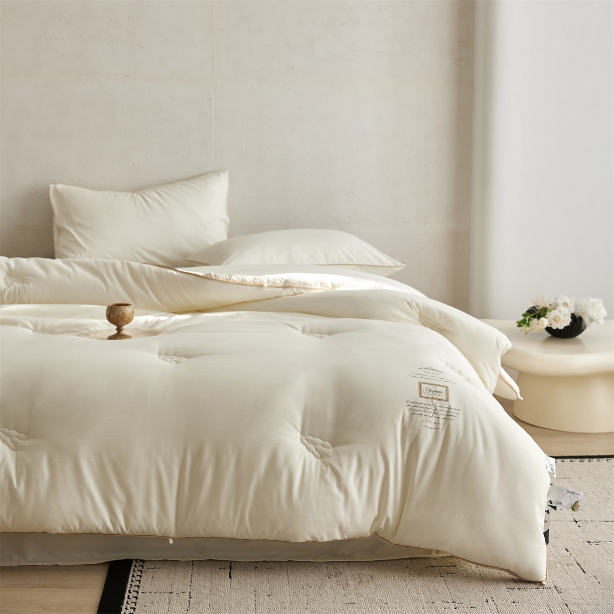 91家纺网 家纺一手货源 找家纺 头等舱 2025新款四季棉条纹A类20大豆7A抗菌秋冬被（空镜图） 暖阳米色