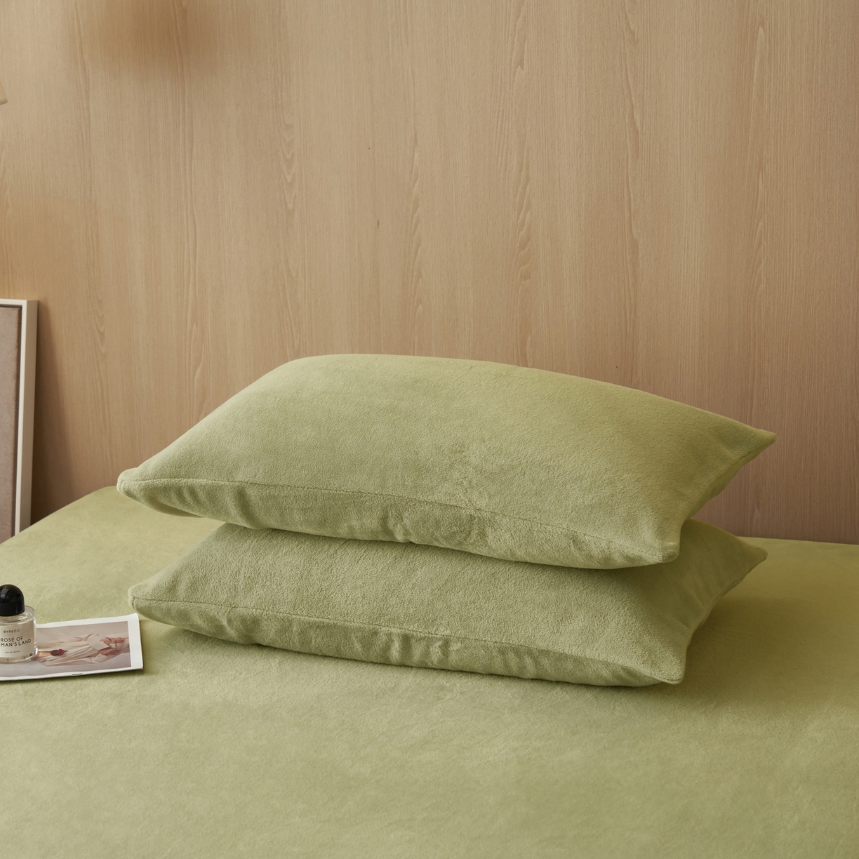 91家纺网 家纺一手货源 找家纺 早晨家纺 2025新款牛奶绒纯色毛巾绣暖绒床笠 时尚-草绿