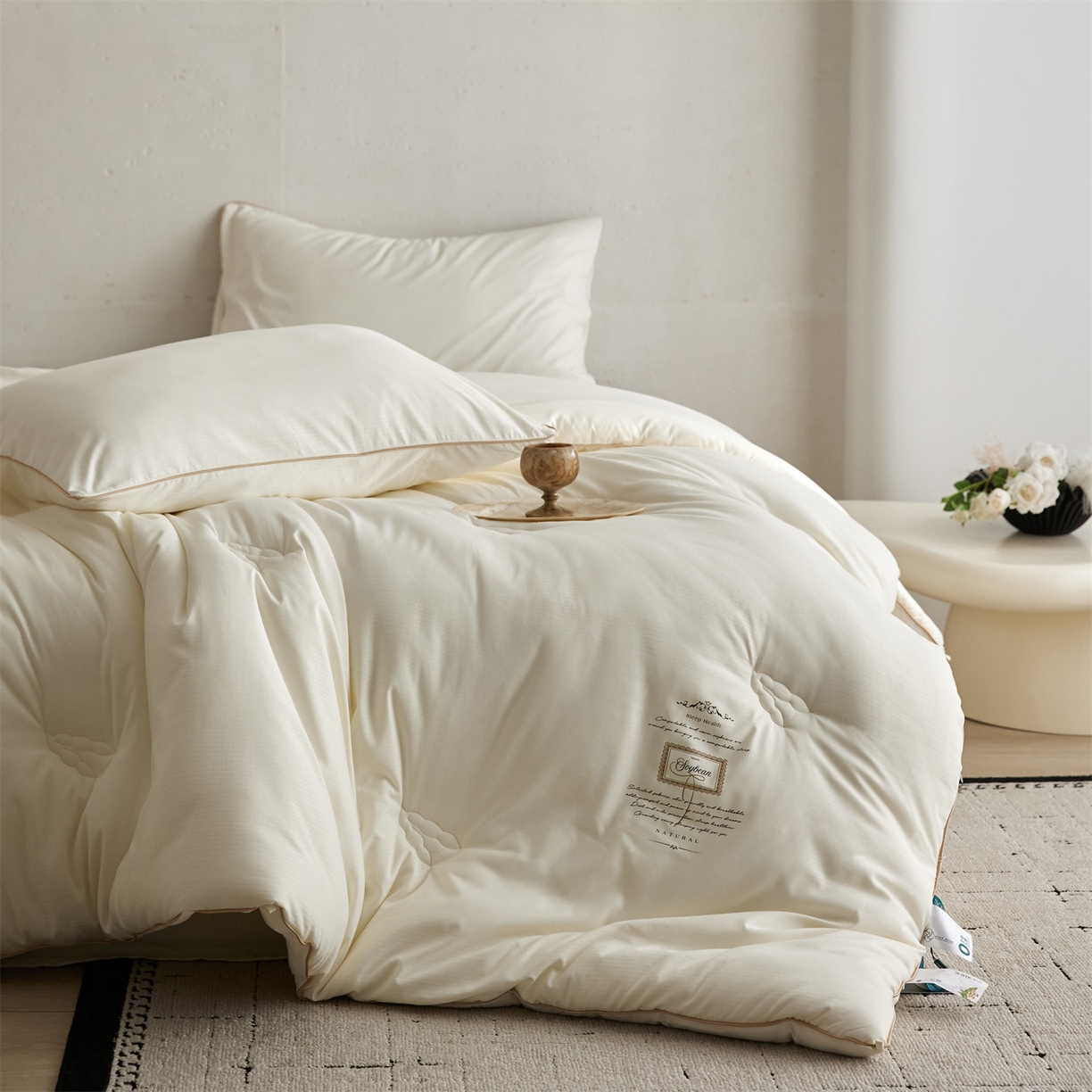 91家纺网 家纺一手货源 找家纺 头等舱 2025新款四季棉条纹A类20大豆7A抗菌秋冬被（空镜图） 暖阳米色