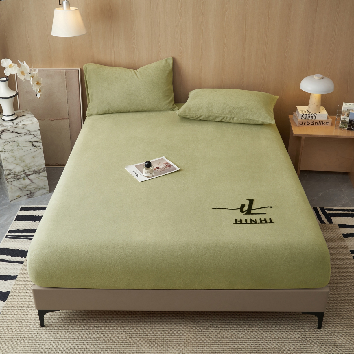 91家纺网 家纺一手货源 找家纺 早晨家纺 2025新款牛奶绒纯色毛巾绣暖绒床笠 时尚-草绿